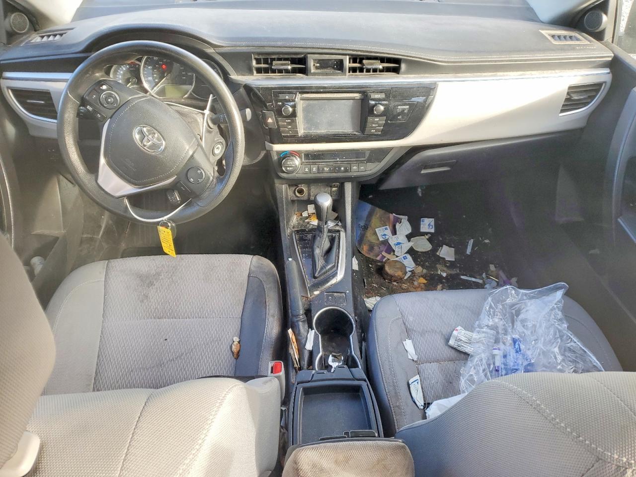 2015 TOYOTA COROLLA L photo 8