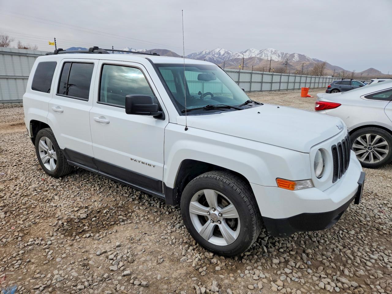 2017 JEEP PATRIOT LATITUDE photo 4