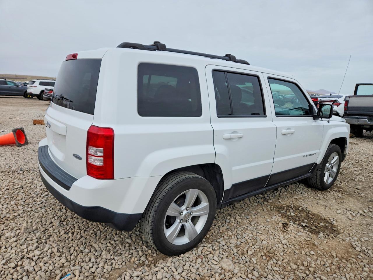 2017 JEEP PATRIOT LATITUDE photo 3