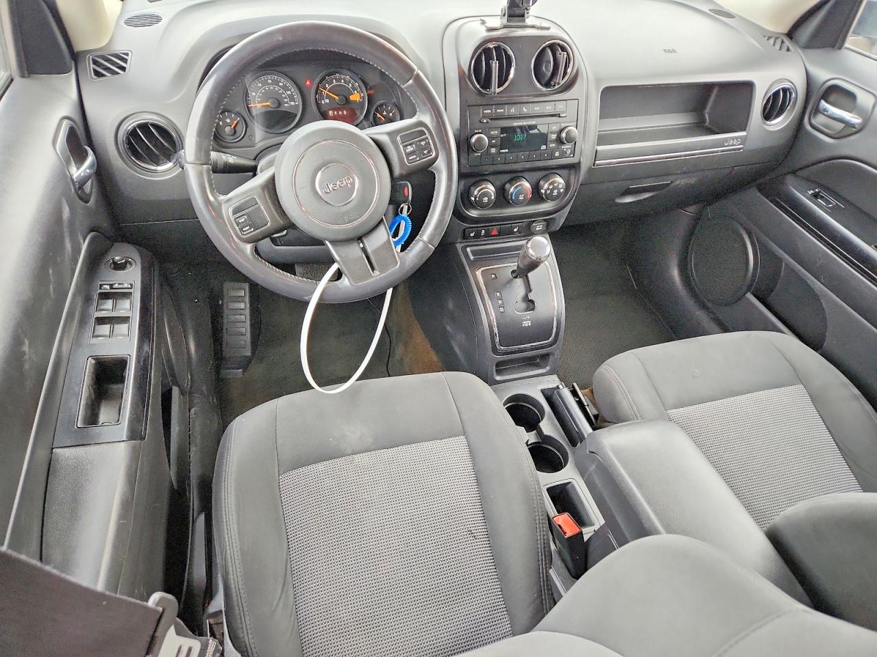 2017 JEEP PATRIOT LATITUDE photo 8