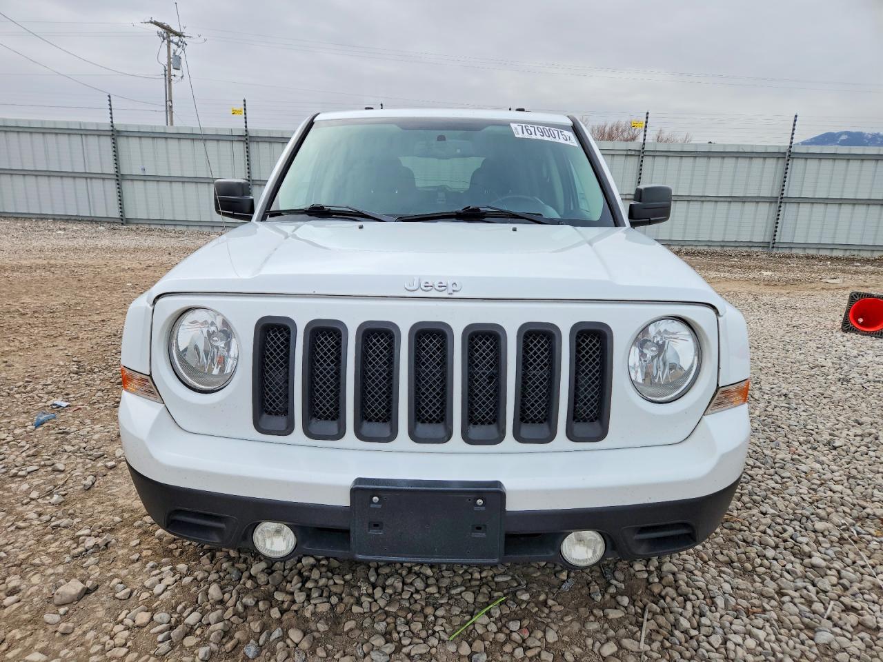 2017 JEEP PATRIOT LATITUDE photo 5