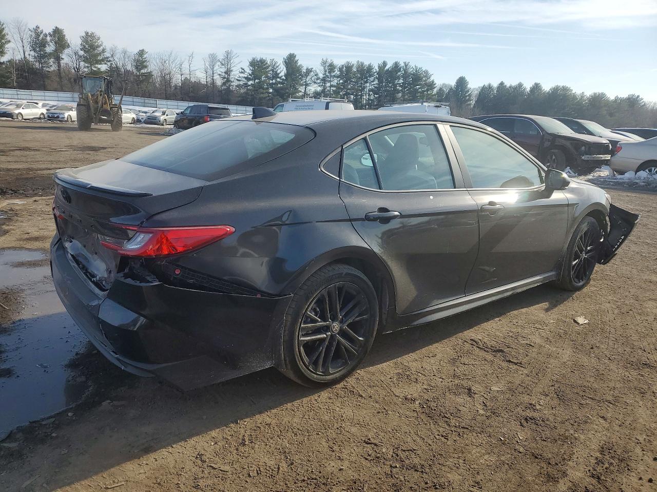 2025 TOYOTA CAMRY XSE photo 3
