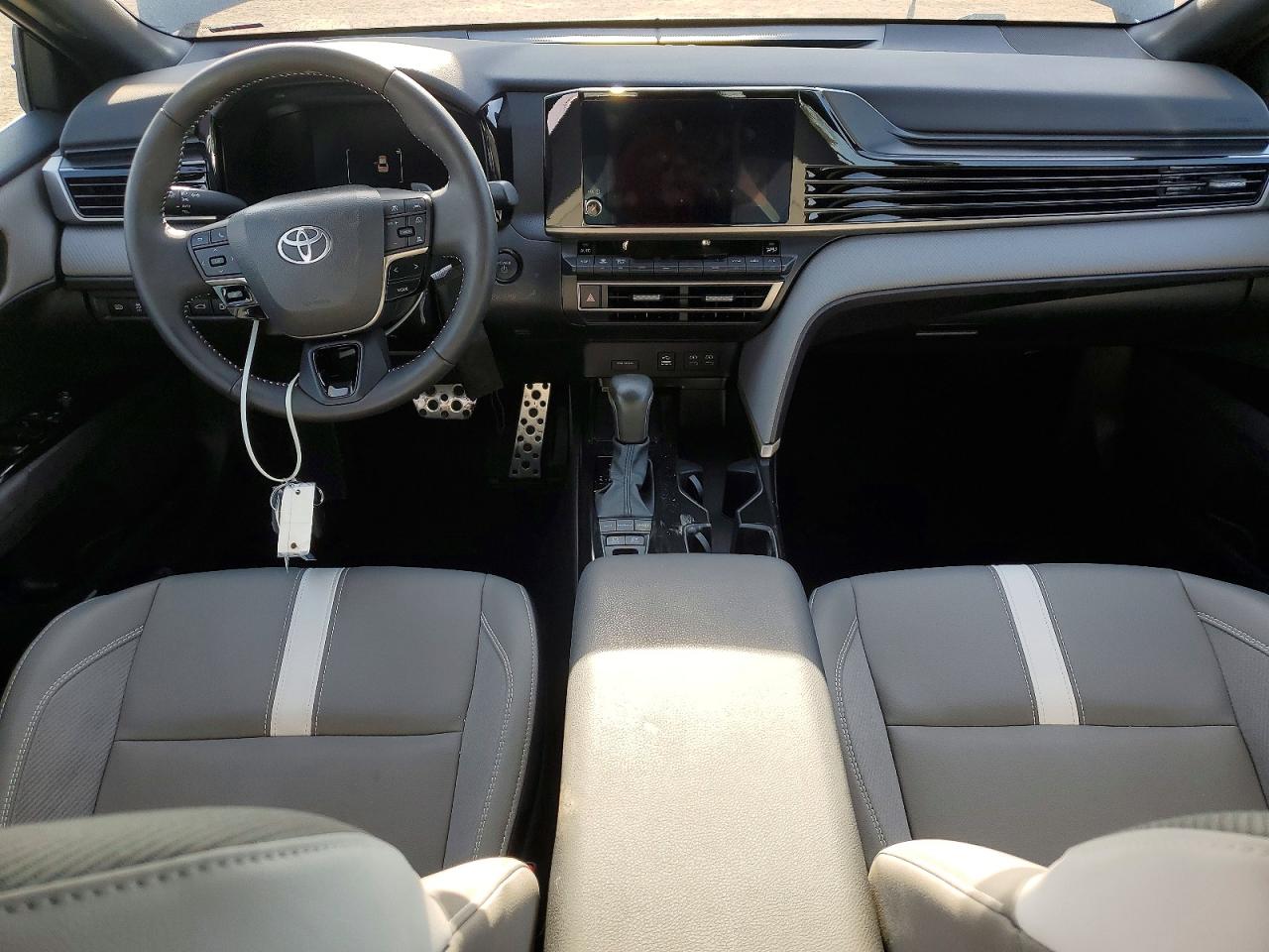 2025 TOYOTA CAMRY XSE photo 8