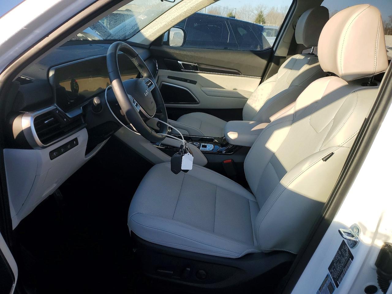 2025 KIA TELLURIDE S photo 19