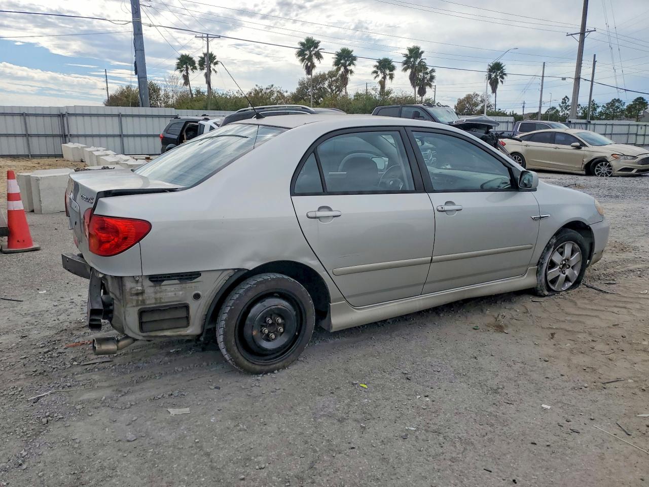 2004 TOYOTA COROLLA S photo 5