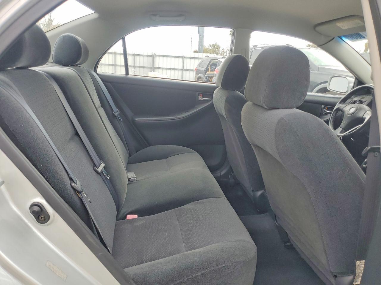 2004 TOYOTA COROLLA S photo 19
