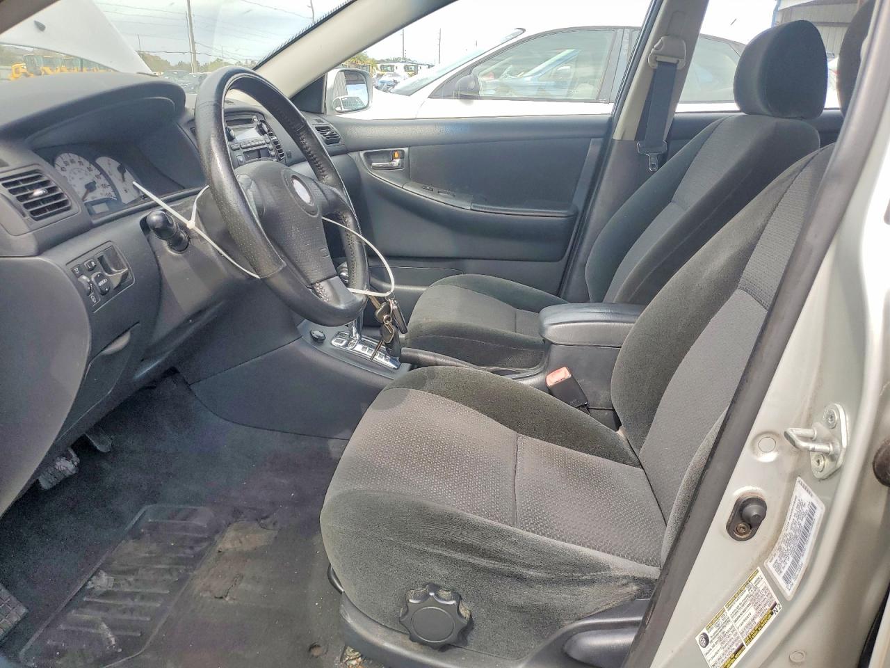 2004 TOYOTA COROLLA S photo 13