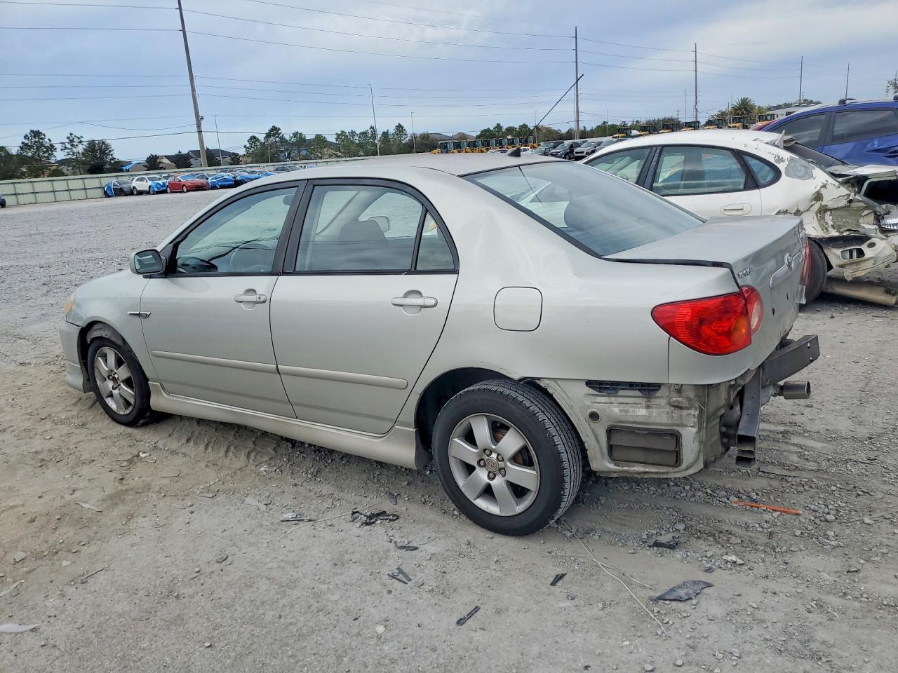 2004 TOYOTA COROLLA S photo 3