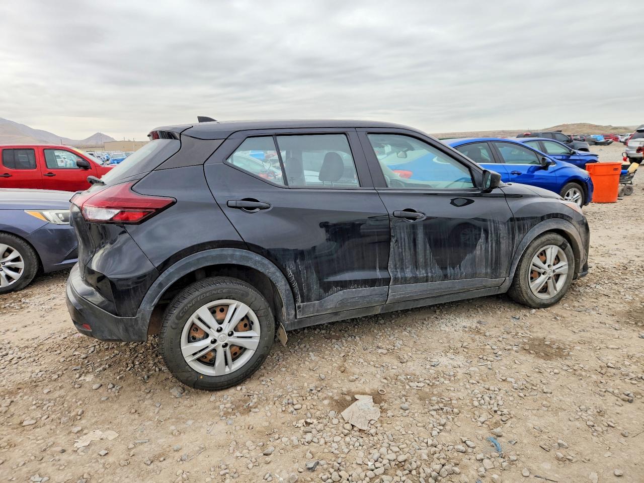 2021 NISSAN KICKS S photo 3