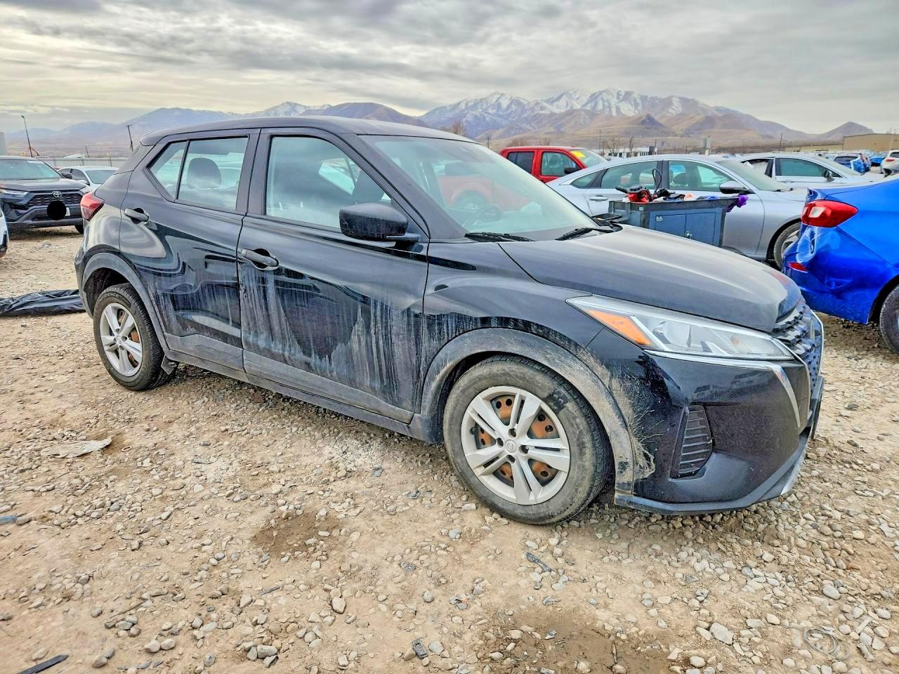 2021 NISSAN KICKS S photo 4