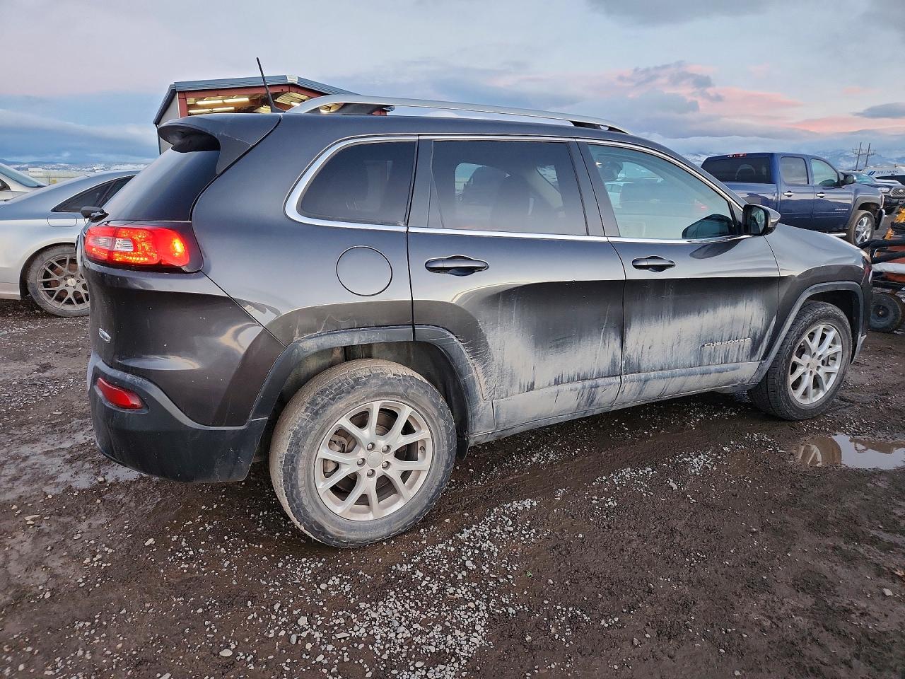 2016 JEEP CHEROKEE LATITUDE photo 5