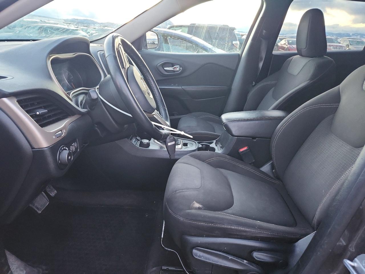 2016 JEEP CHEROKEE LATITUDE photo 13