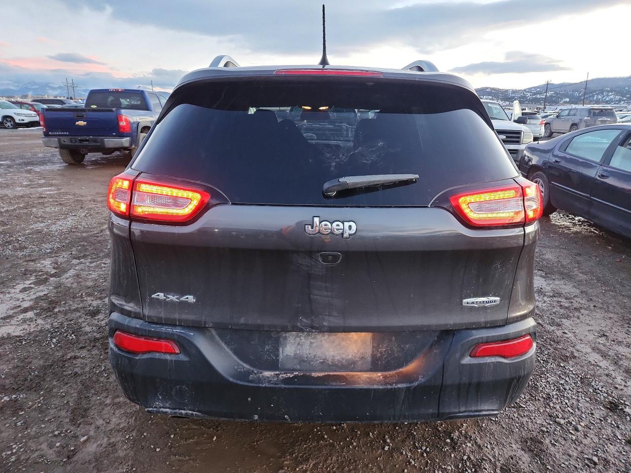 2016 JEEP CHEROKEE LATITUDE photo 11