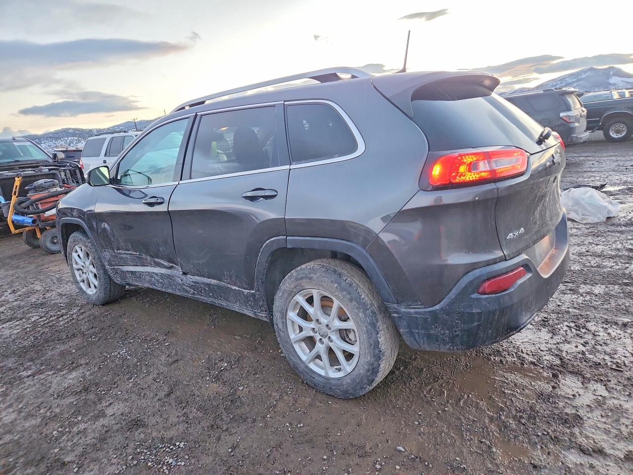2016 JEEP CHEROKEE LATITUDE photo 3