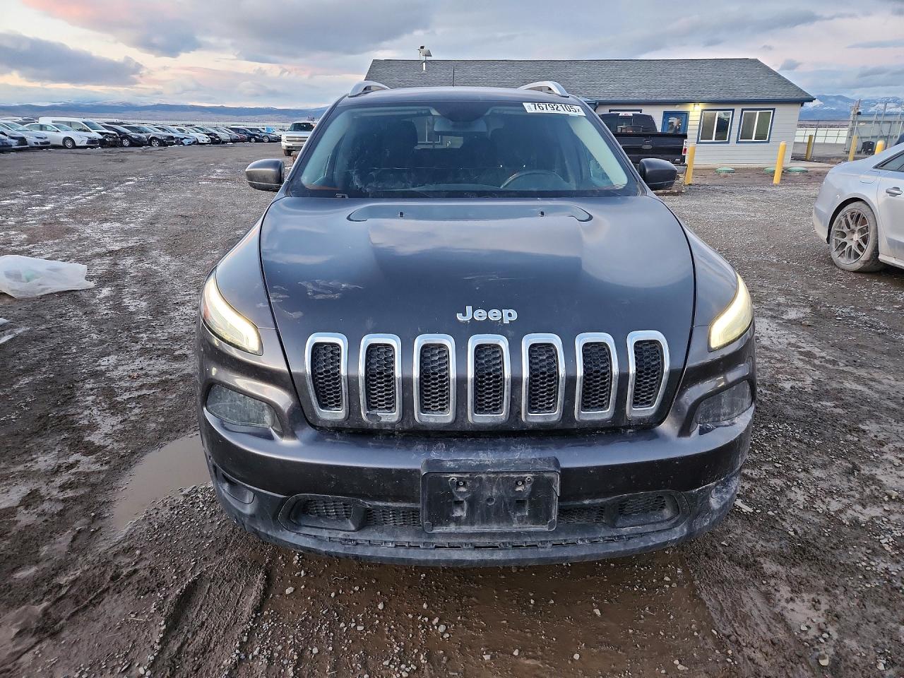 2016 JEEP CHEROKEE LATITUDE photo 9