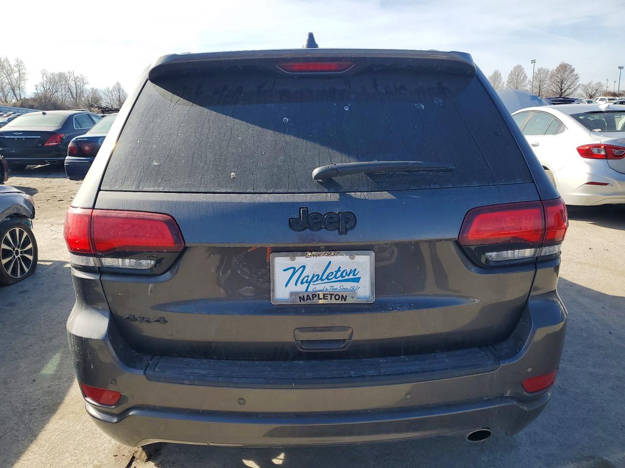2019 JEEP GRAND CHEROKEE LAREDO photo 6