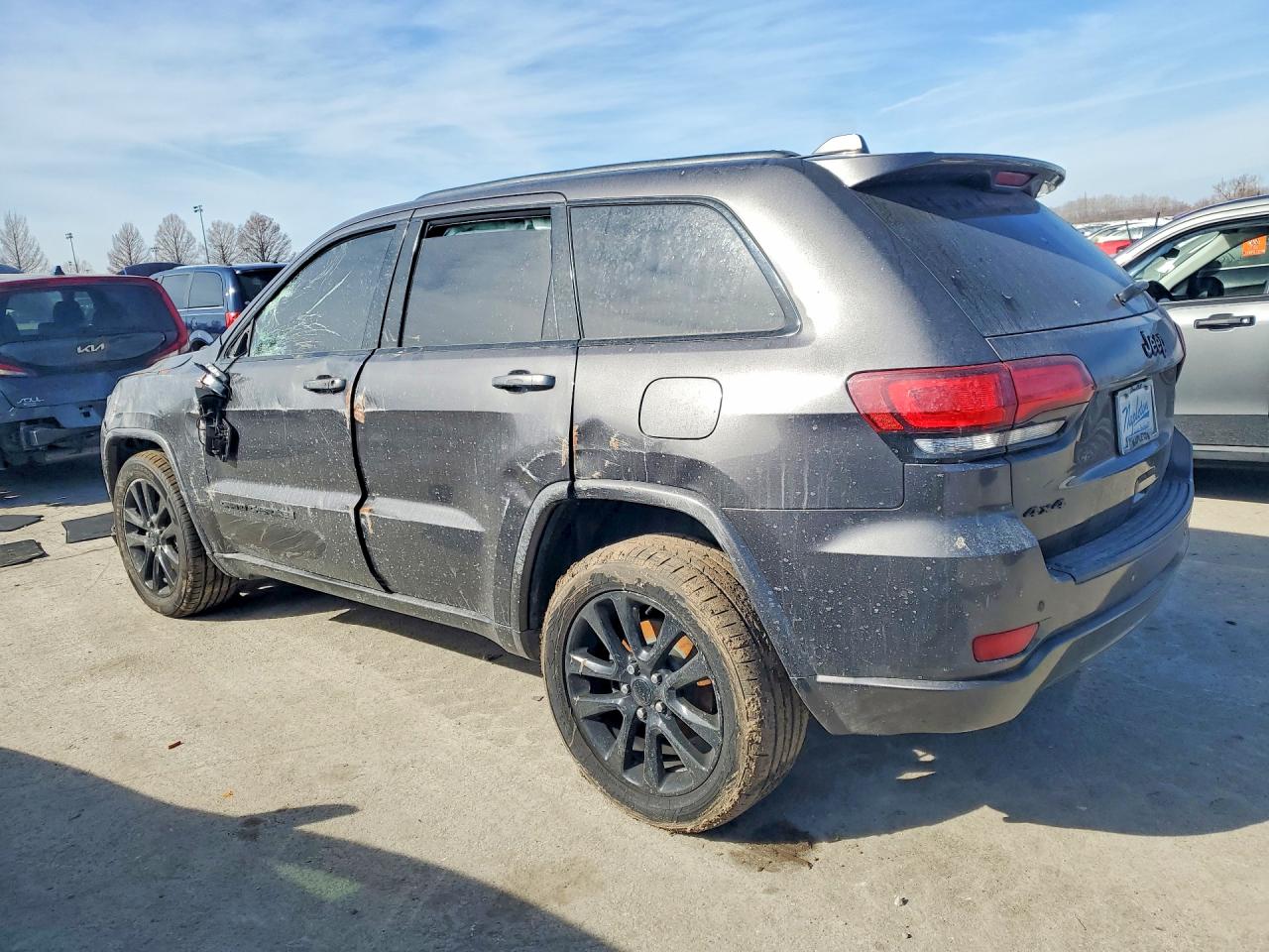 2019 JEEP GRAND CHEROKEE LAREDO photo 2