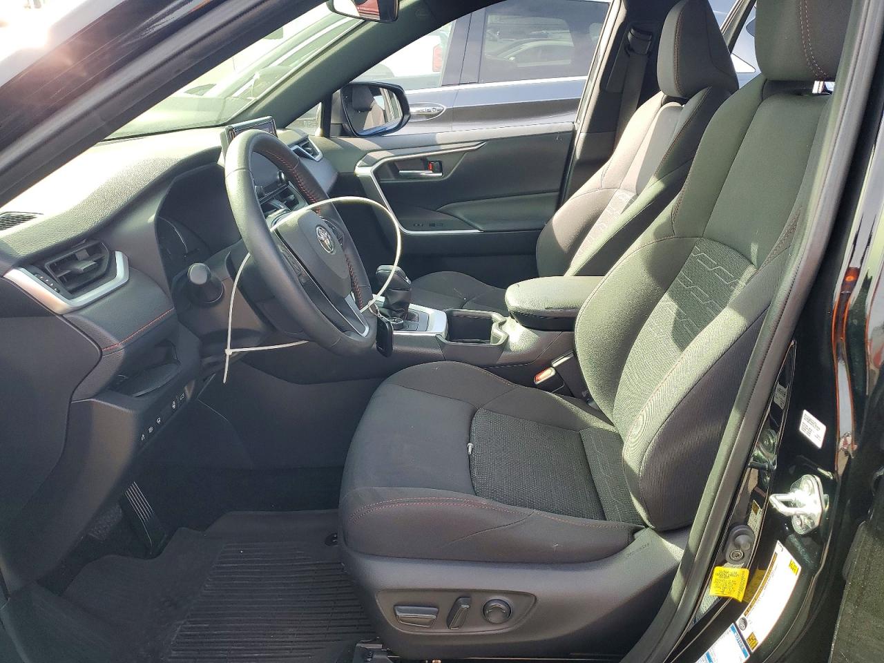 2022 TOYOTA RAV4 PRIME SE photo 7