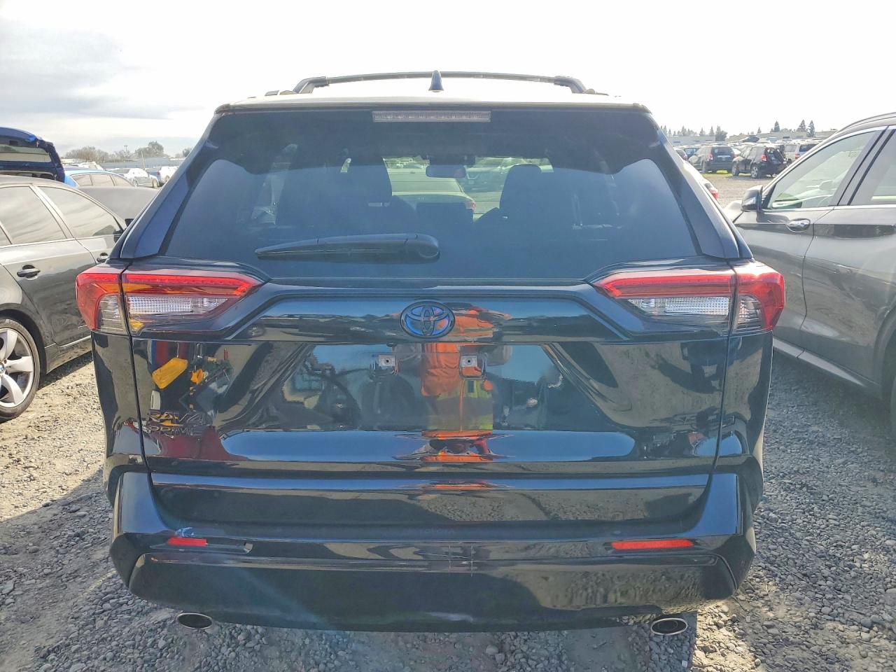 2022 TOYOTA RAV4 PRIME SE photo 6