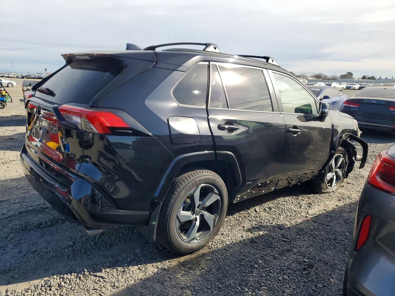 2022 TOYOTA RAV4 PRIME SE photo 3