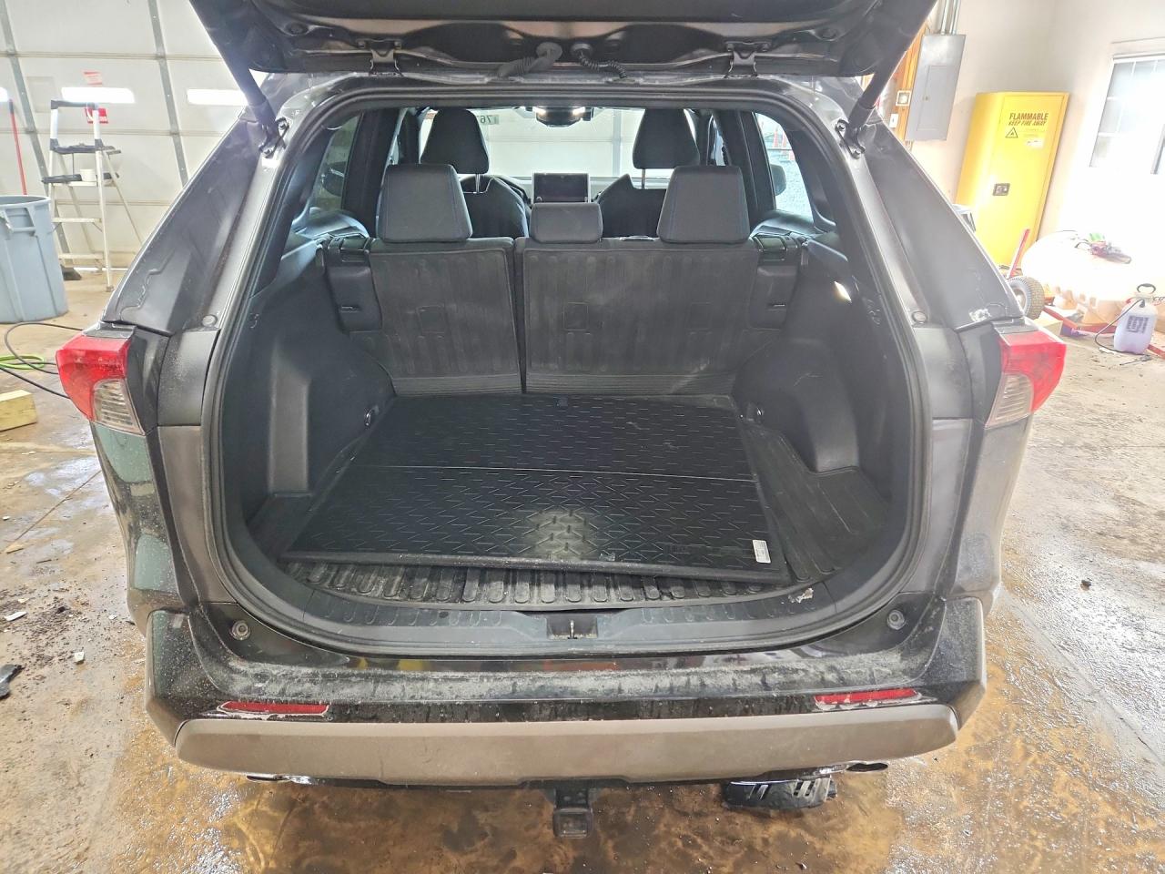 2024 TOYOTA RAV4 SE photo 16