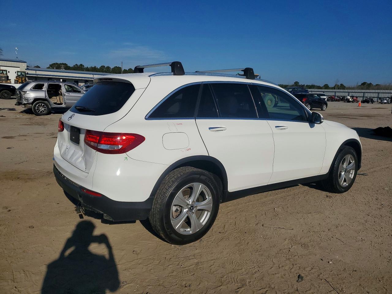 2017 MERCEDES-BENZ GLC 300 photo 3