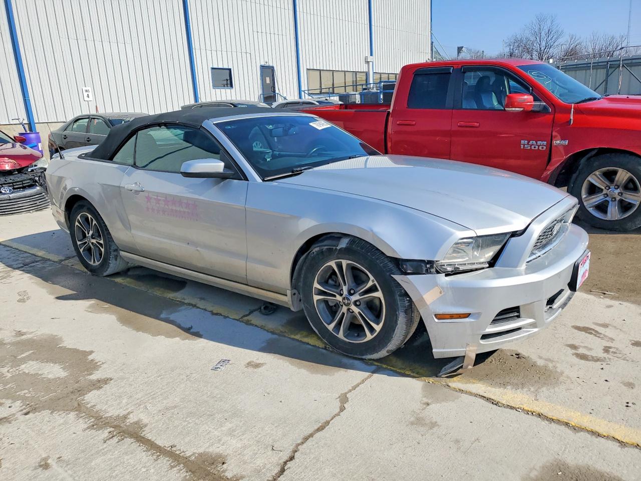 2014 FORD MUSTANG photo 4