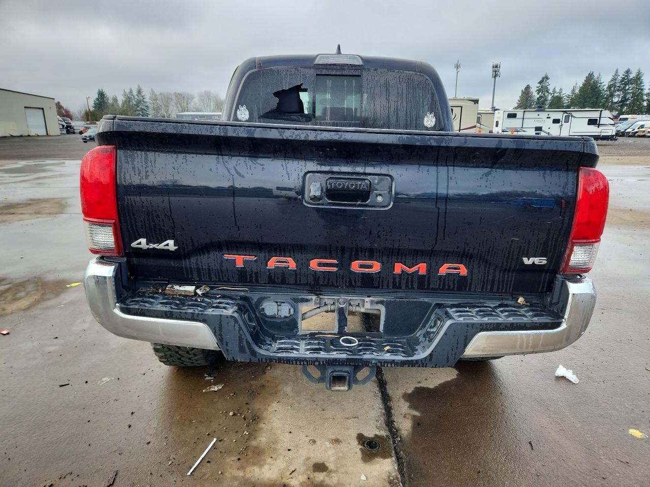2019 TOYOTA TACOMA photo 11