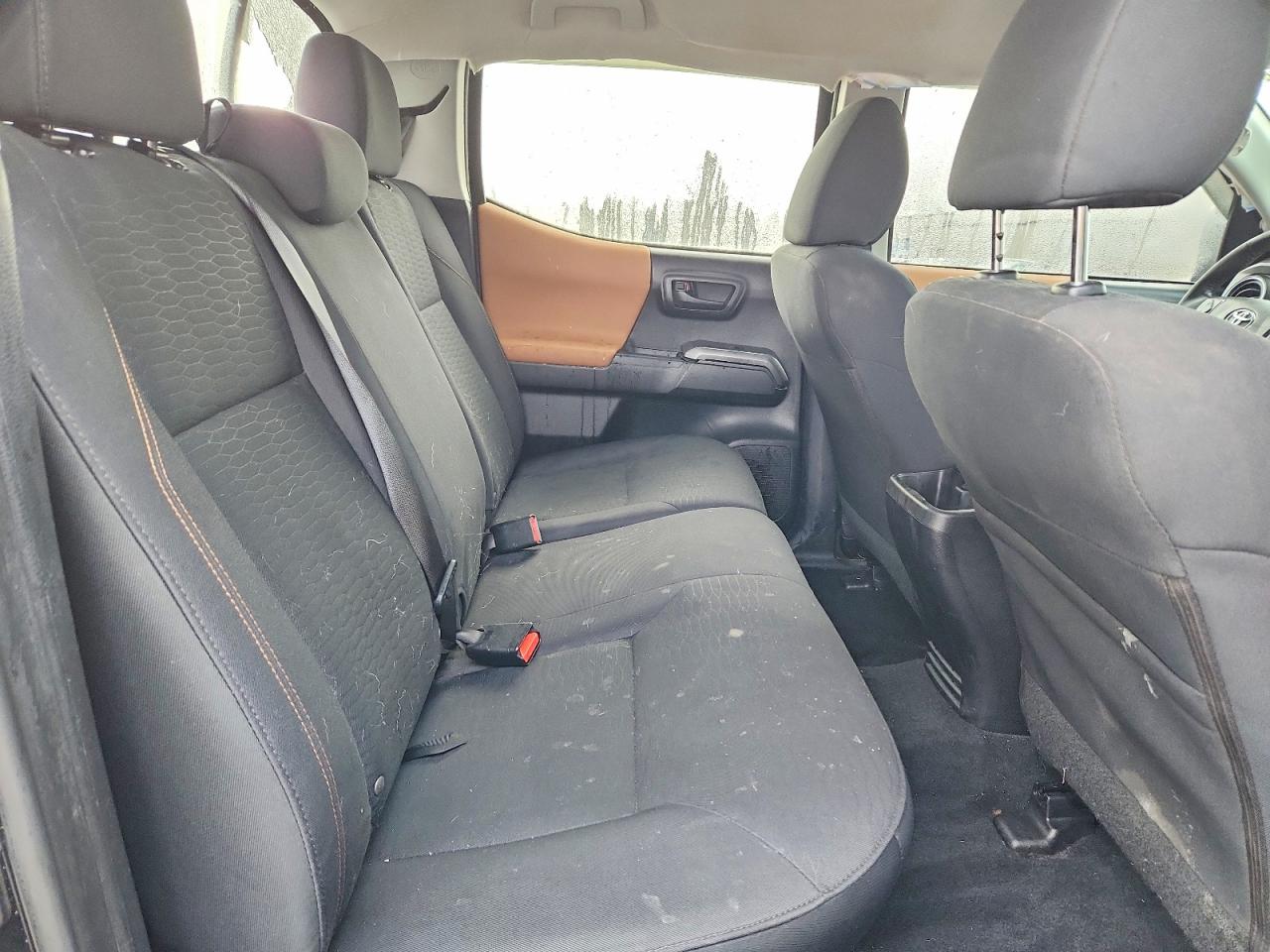 2019 TOYOTA TACOMA photo 19
