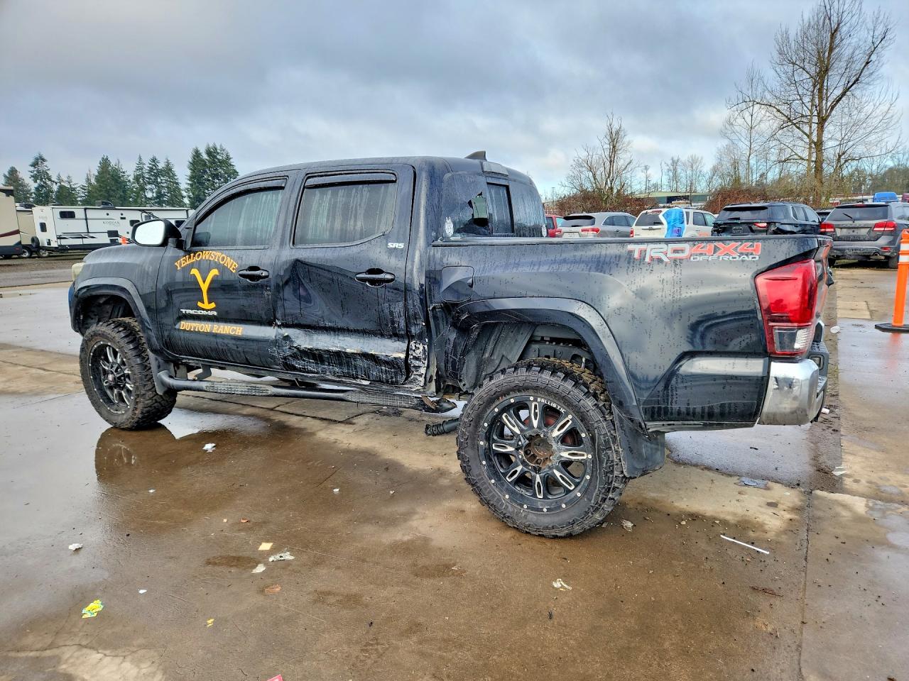 2019 TOYOTA TACOMA photo 3
