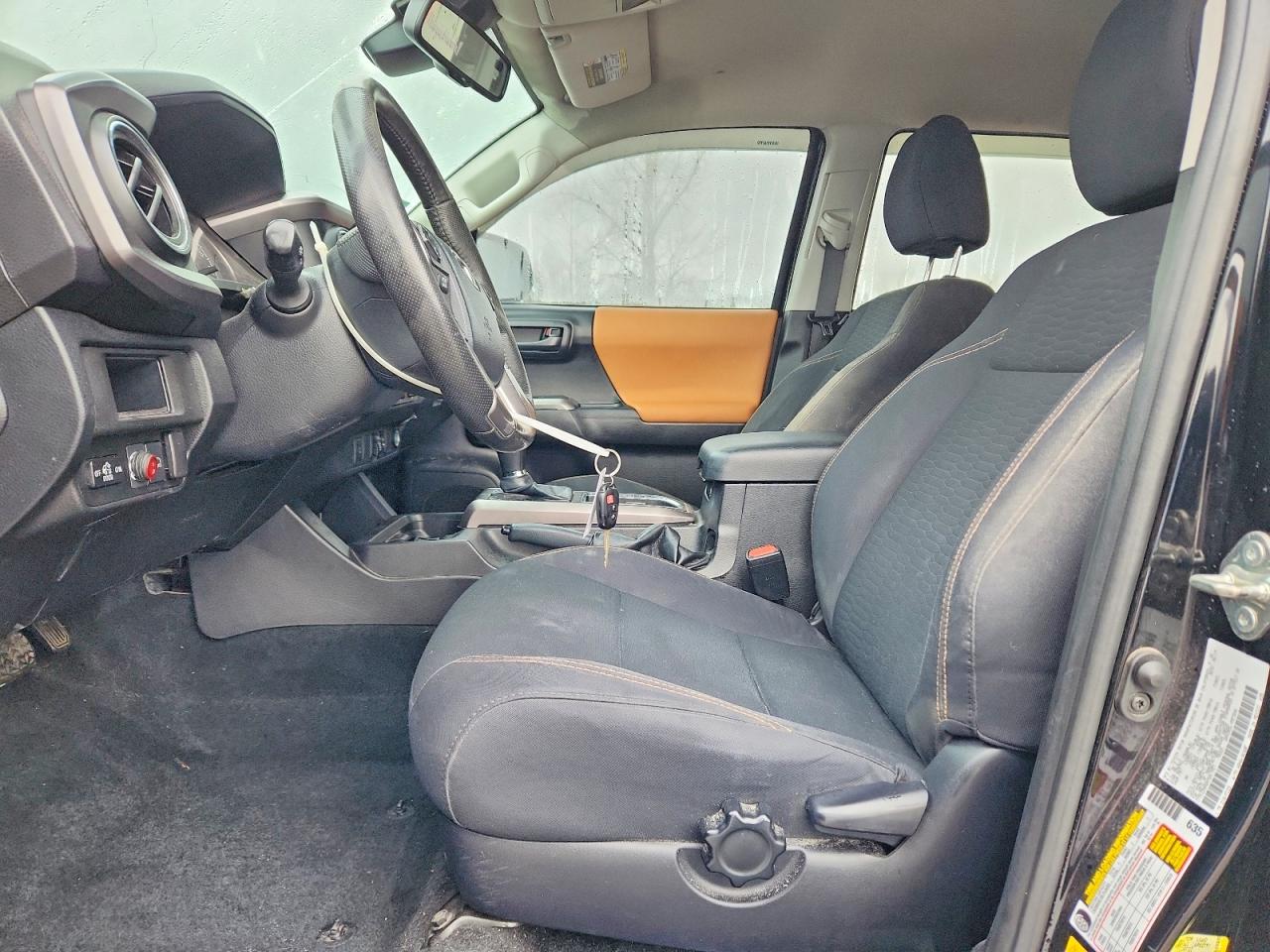 2019 TOYOTA TACOMA photo 13