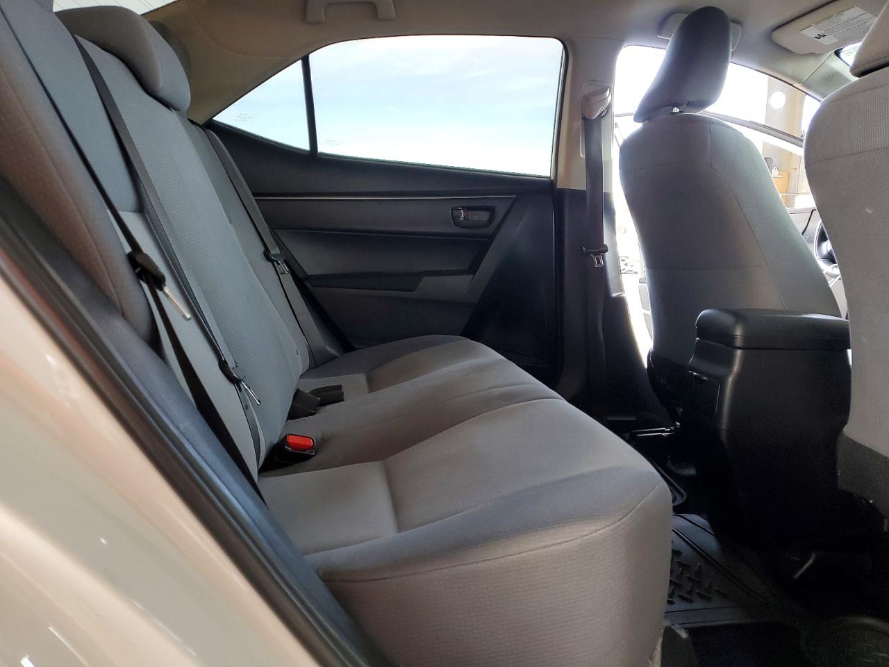 2014 TOYOTA COROLLA L photo 19