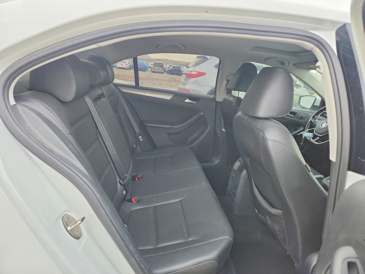 2017 VOLKSWAGEN JETTA SE photo 10