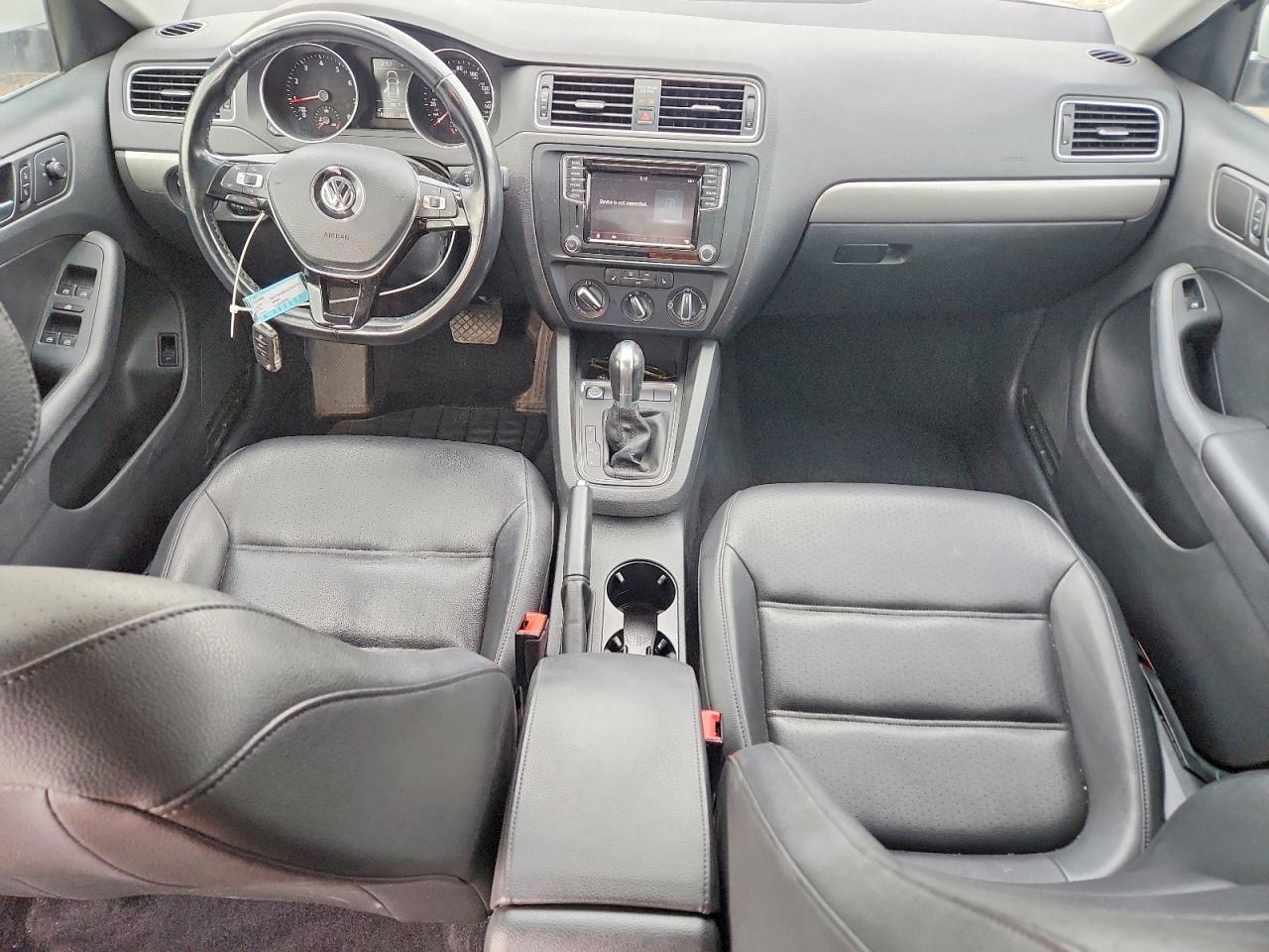 2017 VOLKSWAGEN JETTA SE photo 8