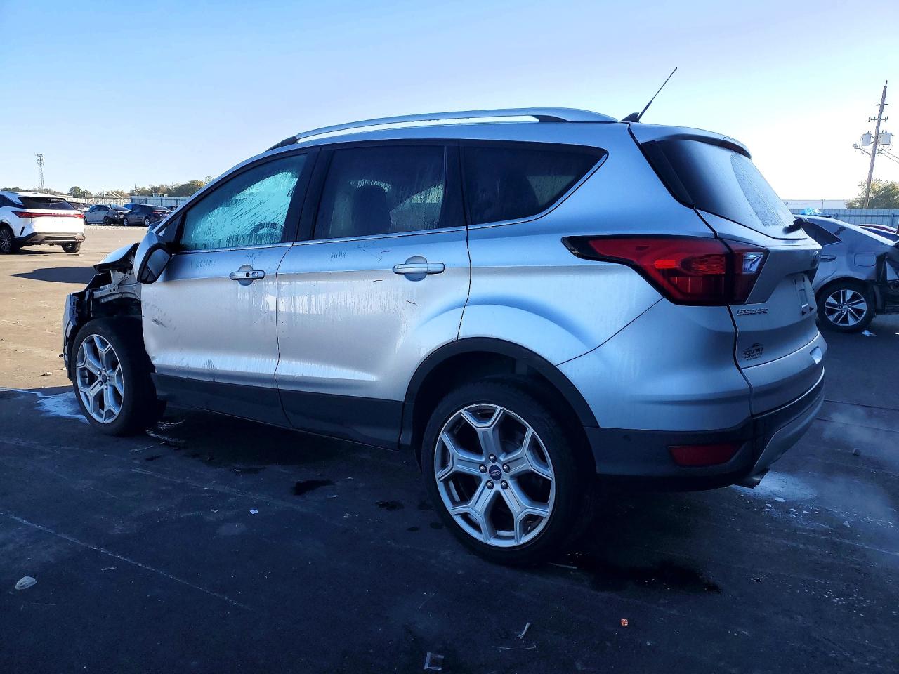 2019 FORD ESCAPE TITANIUM photo 2