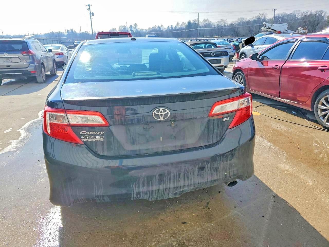 2012 TOYOTA CAMRY SE photo 11