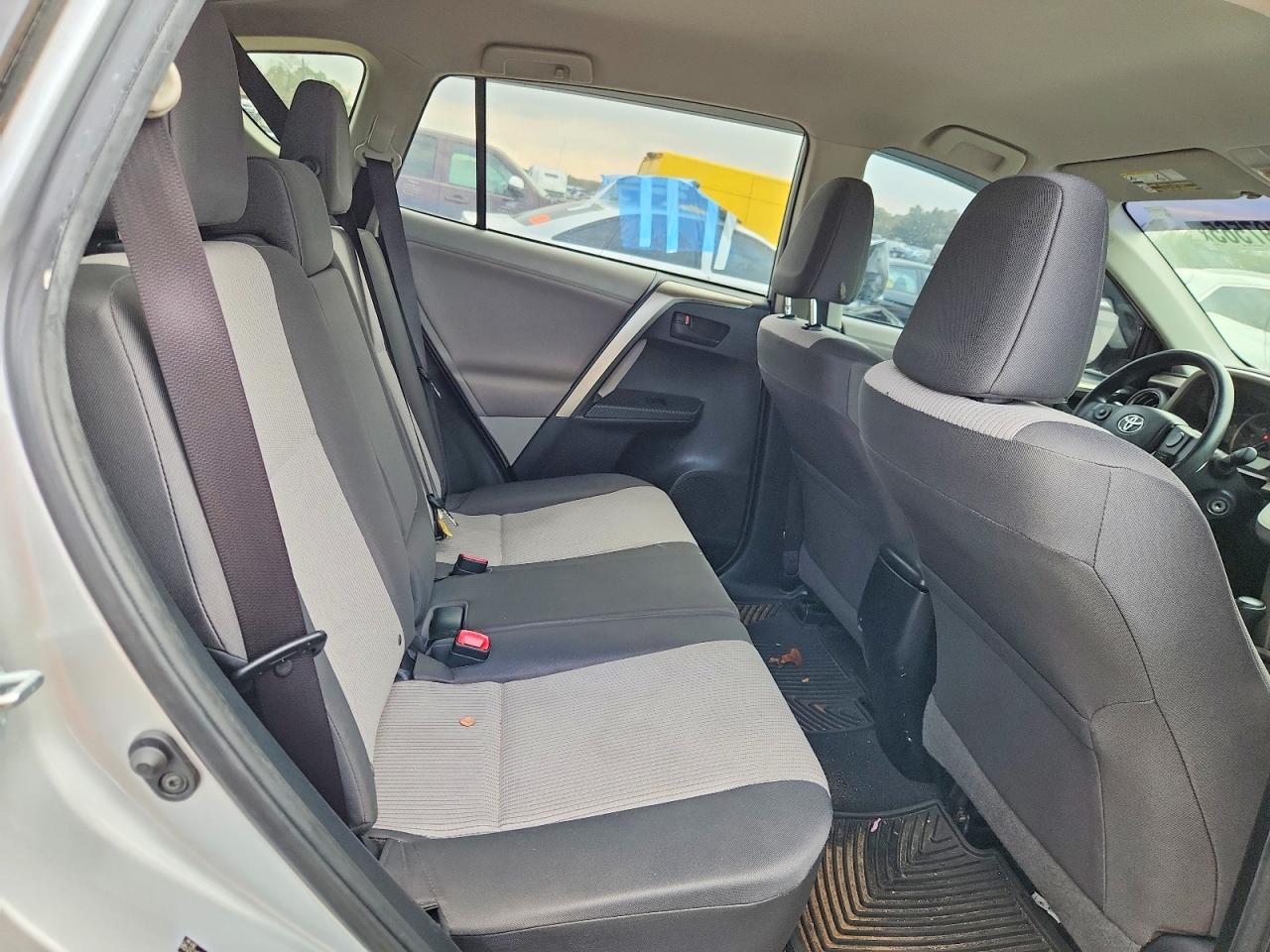 2013 TOYOTA RAV4 LE photo 31