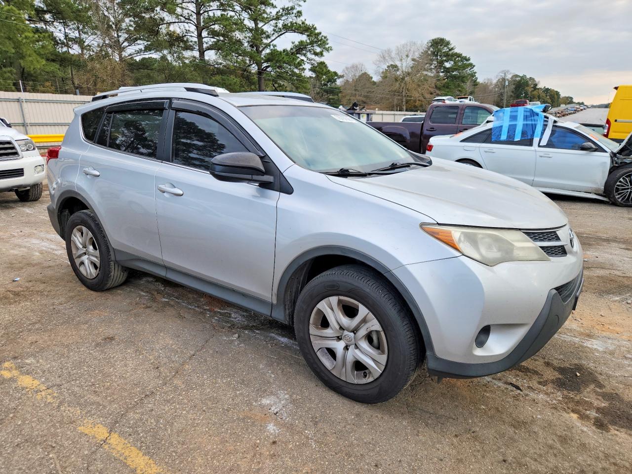 2013 TOYOTA RAV4 LE photo 10