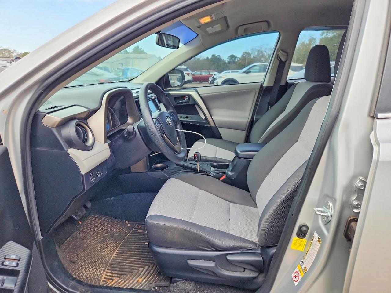 2013 TOYOTA RAV4 LE photo 19
