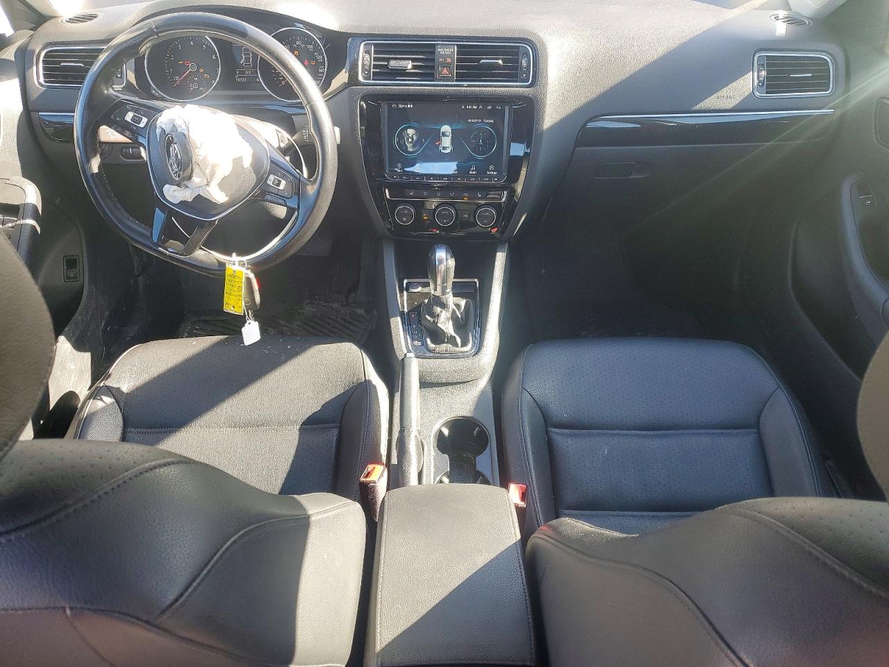 2017 VOLKSWAGEN JETTA SEL photo 8