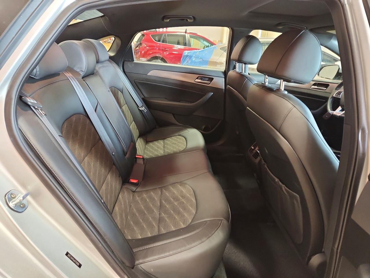 2018 HYUNDAI SONATA SPORT photo 10