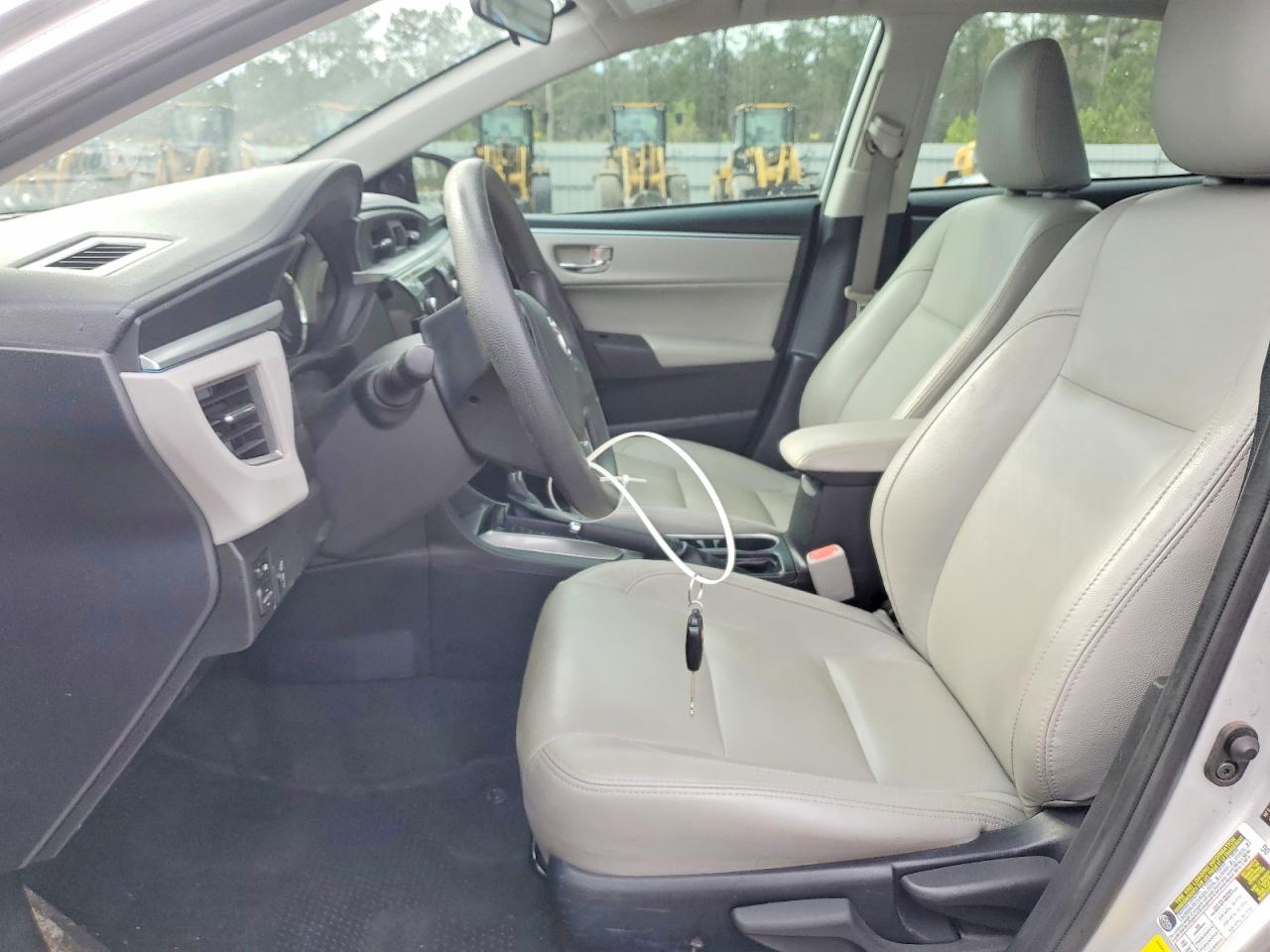 2014 TOYOTA COROLLA LE photo 19