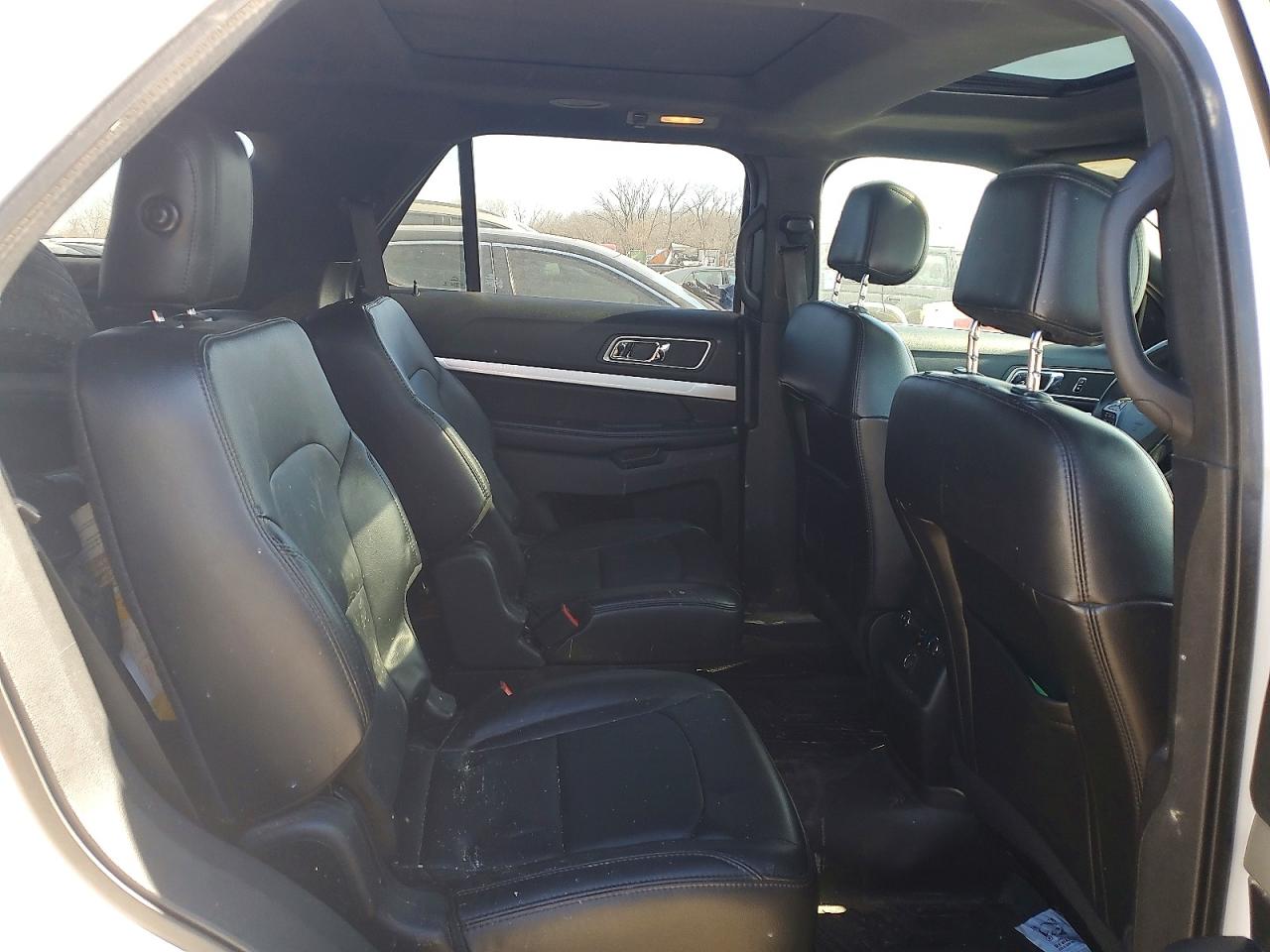 2017 FORD EXPLORER XLT photo 21