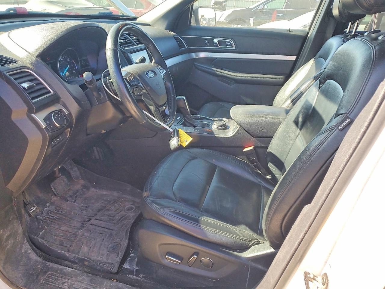2017 FORD EXPLORER XLT photo 13