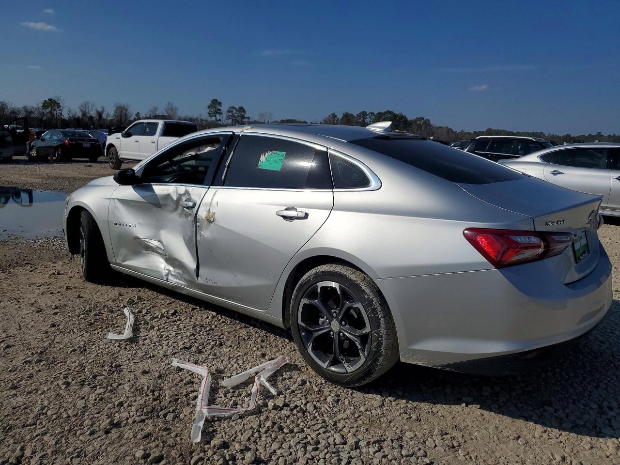2022 CHEVROLET MALIBU LT photo 4