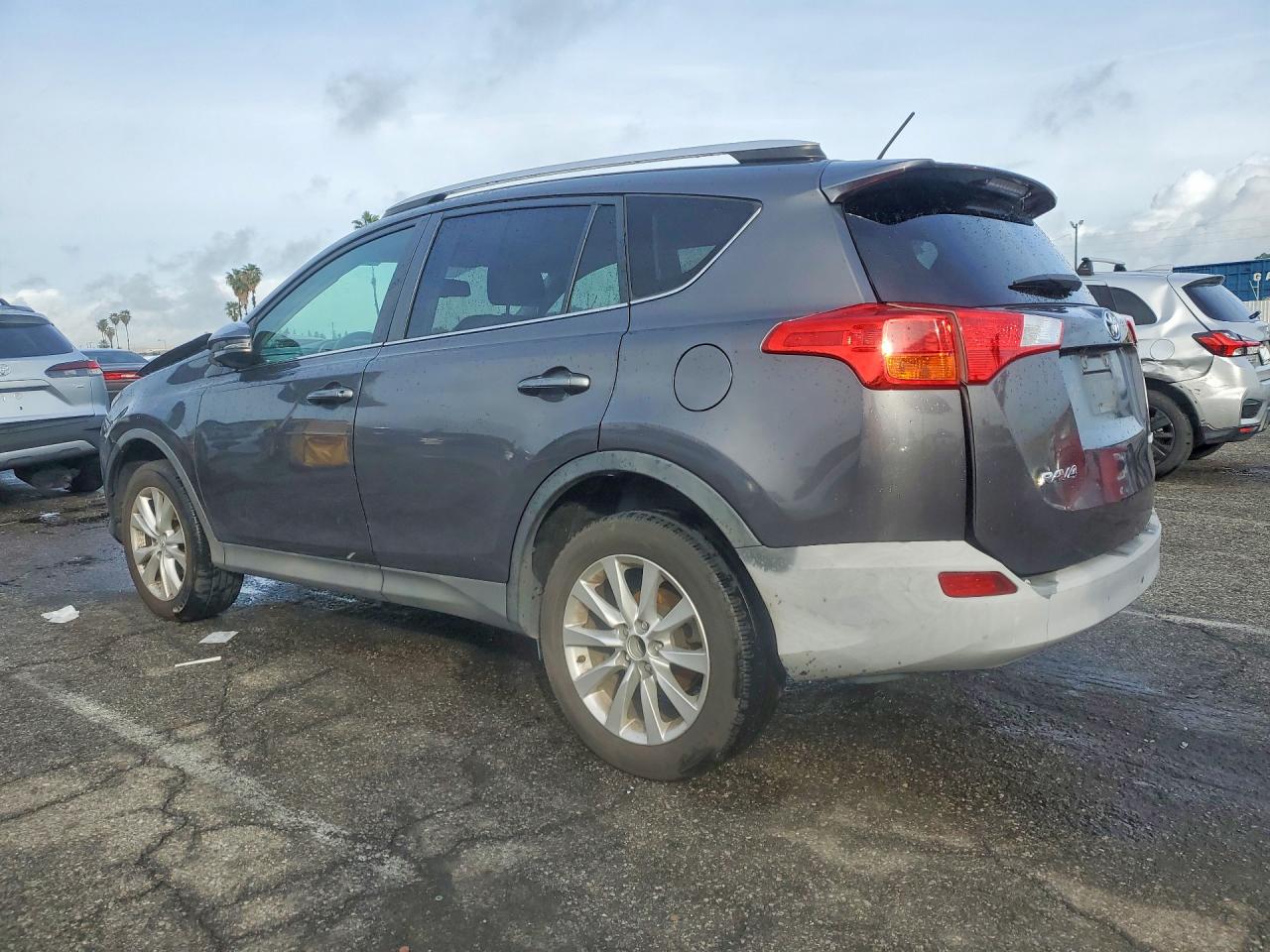 2015 TOYOTA RAV4 LIMITED photo 4
