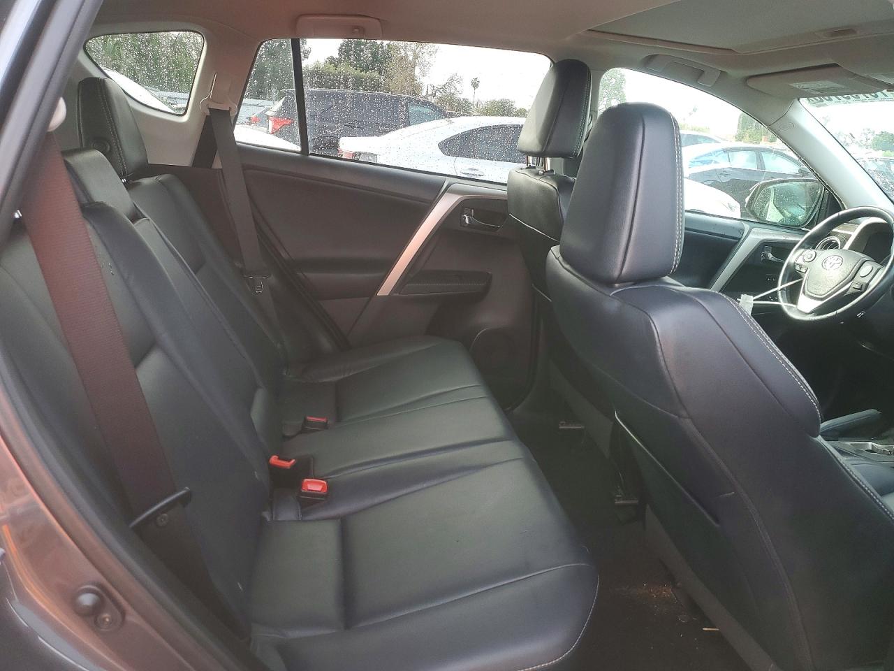 2015 TOYOTA RAV4 LIMITED photo 31