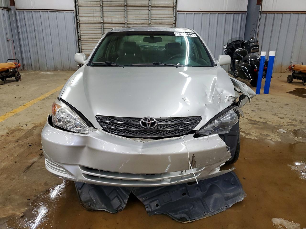 2002 TOYOTA CAMRY photo 9