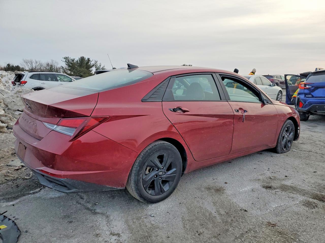 2023 HYUNDAI ELANTRA SEL photo 3