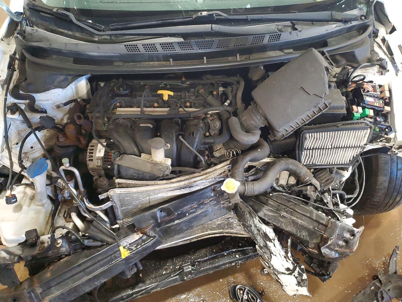 2014 HYUNDAI ELANTRA SE photo 21
